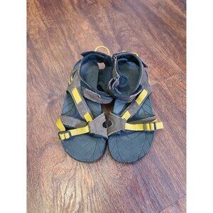 Kids TEVA sandals flip flops size 4
